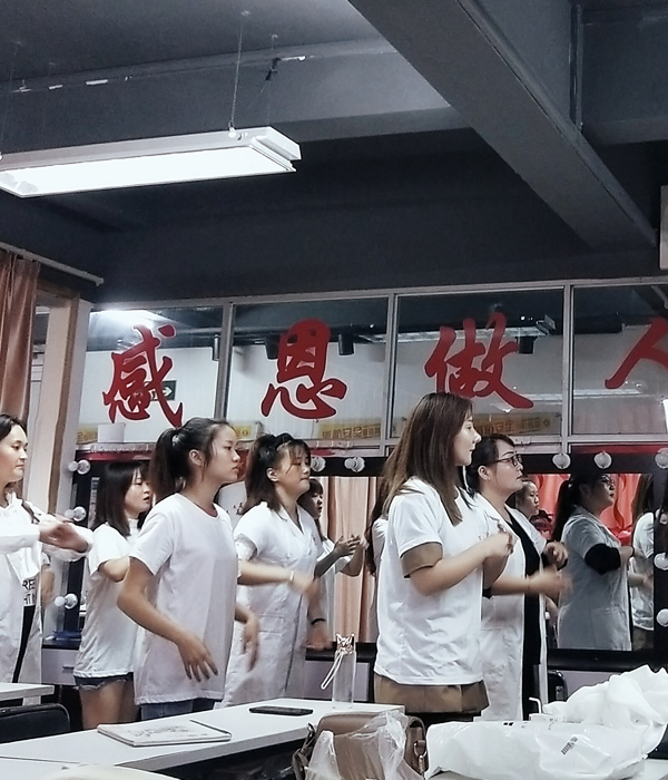 踏出校门，初入社会